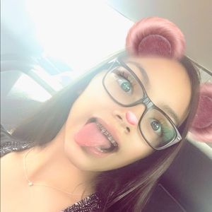 Meet your Posher, Vanessa